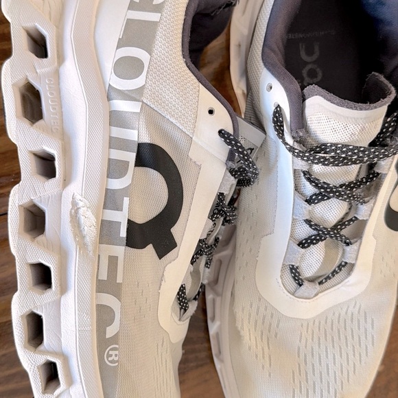 On Running Cloudmonster – White / Grey - Picture 2 of 6